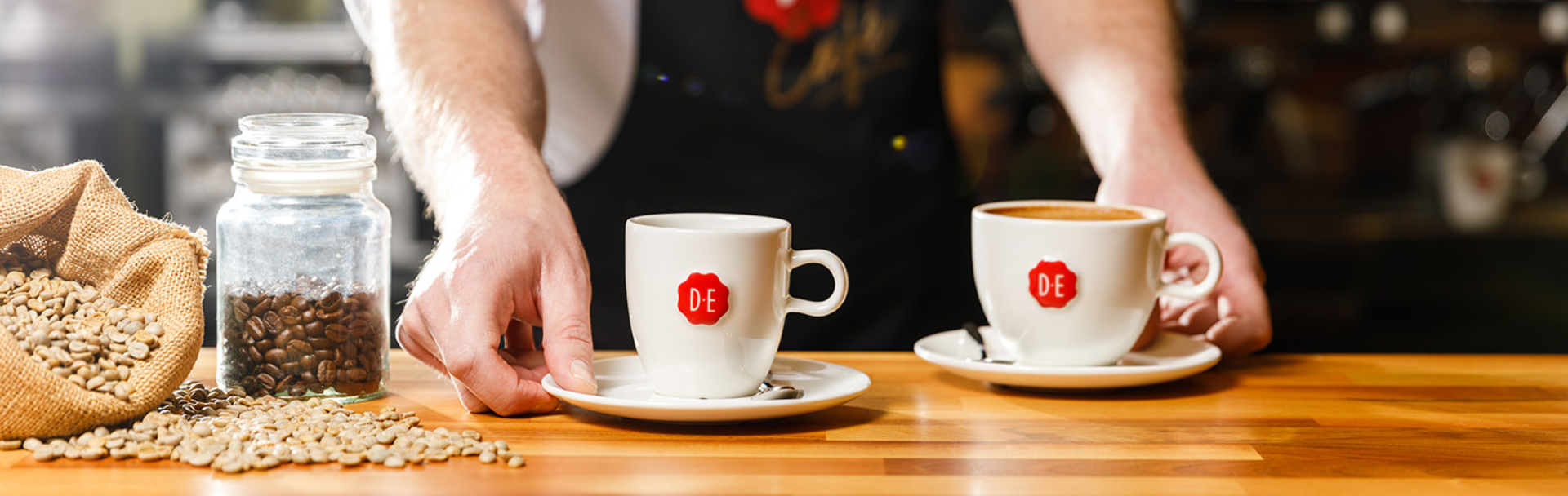 twee koffiekopjes van douwe egberts